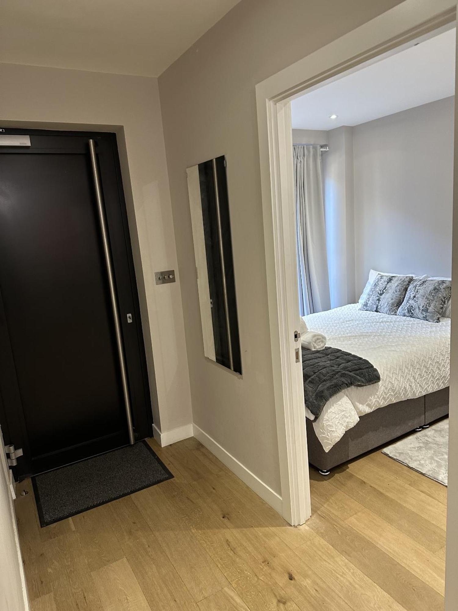 לונדון Richardson Deluxe Apartments מראה חיצוני תמונה