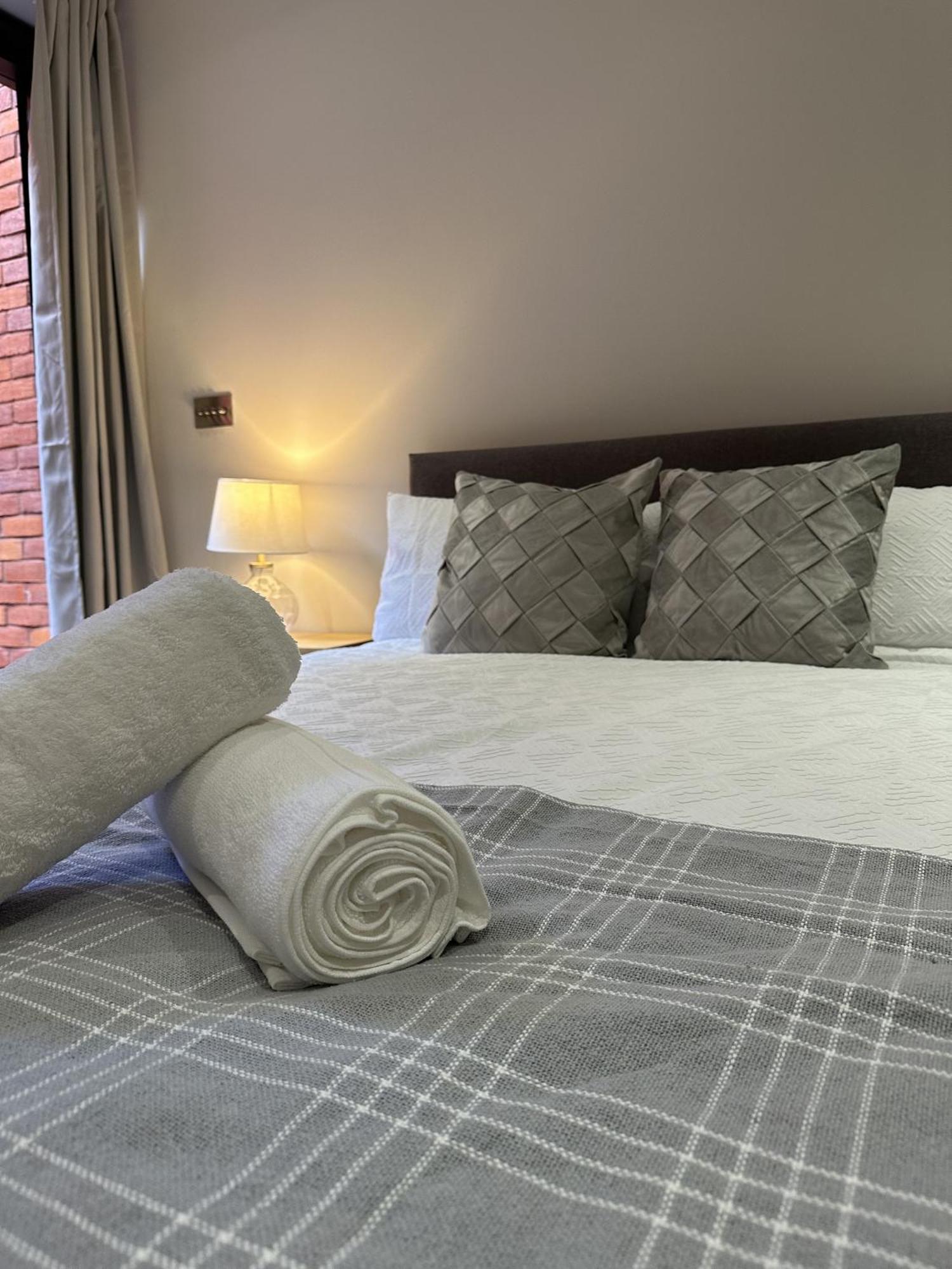 לונדון Richardson Deluxe Apartments מראה חיצוני תמונה